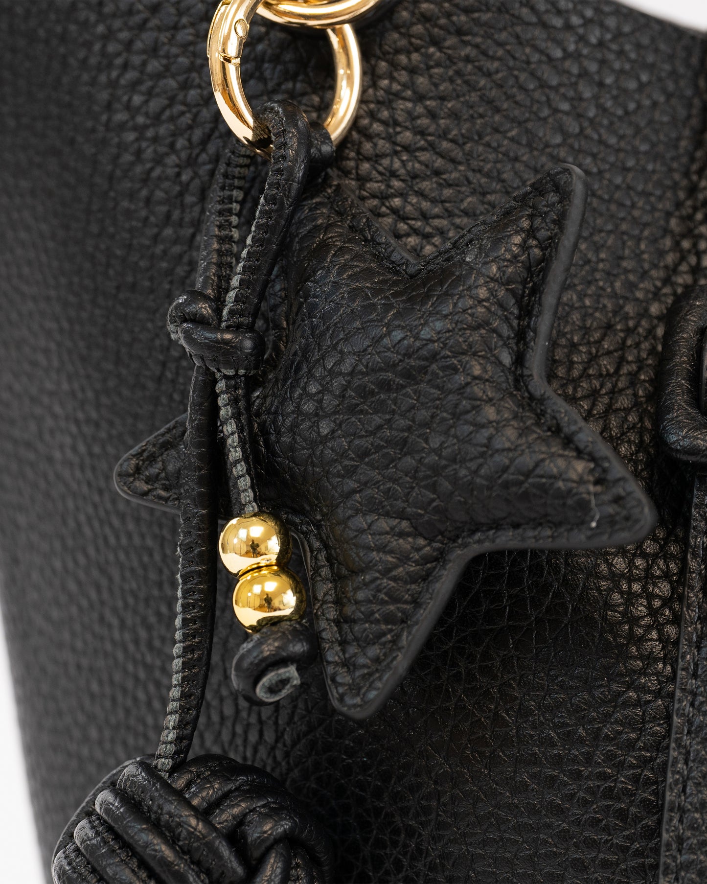 Handbag/Shoulder Bag with Interior Toiletry Bag and Decorative Keyring – Modern and Functional Style