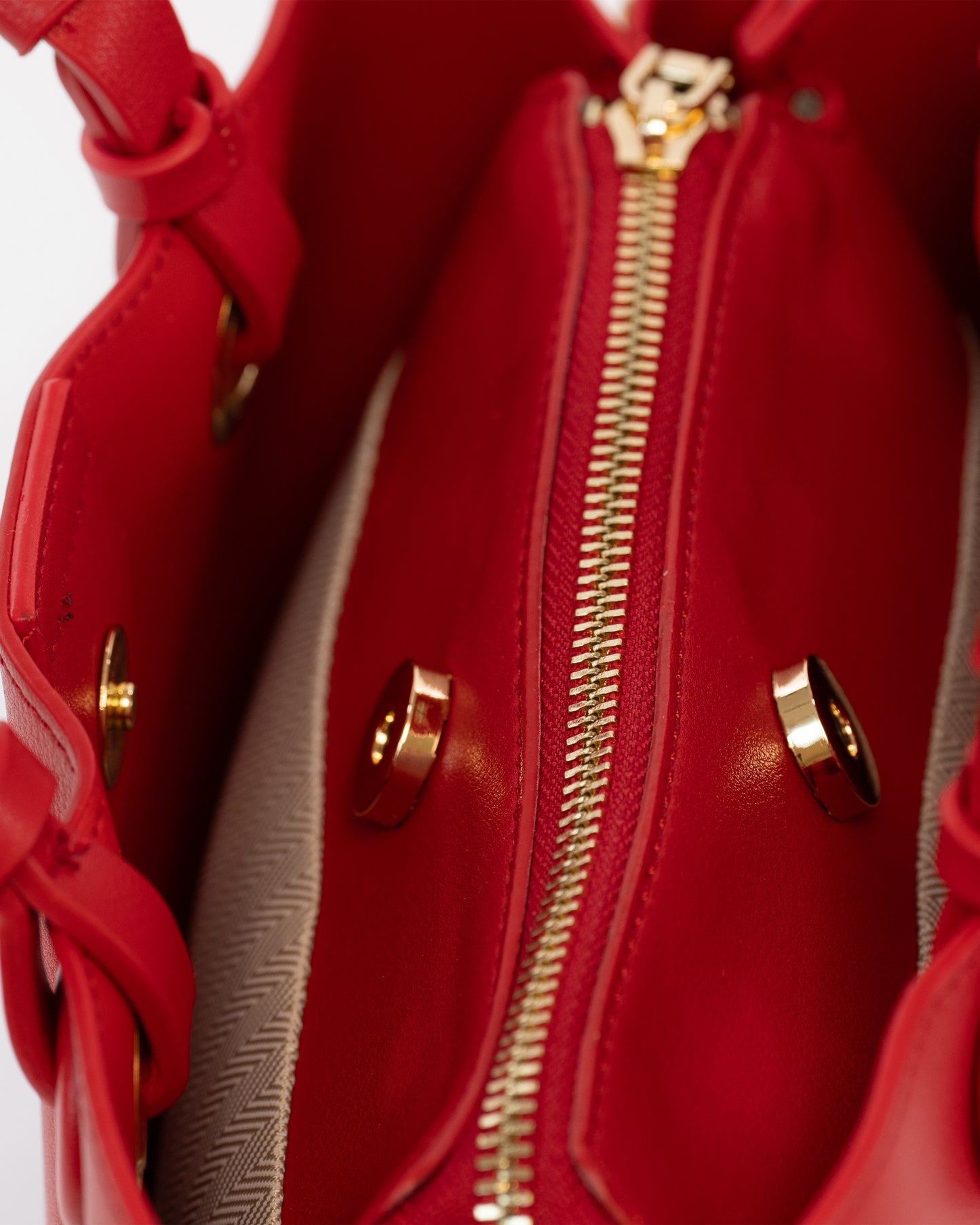 Elegant Handbag with Double Handles and Adjustable Shoulder Strap