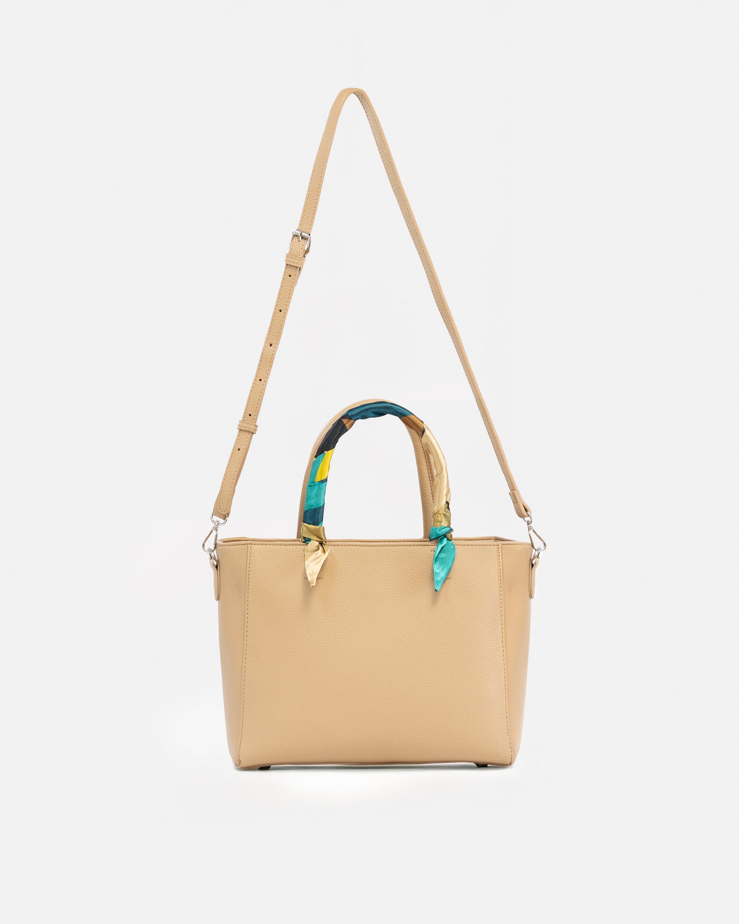 Bolso Tote de Mujer con Detalle de Pañuelo – Elegancia y Versatilidad