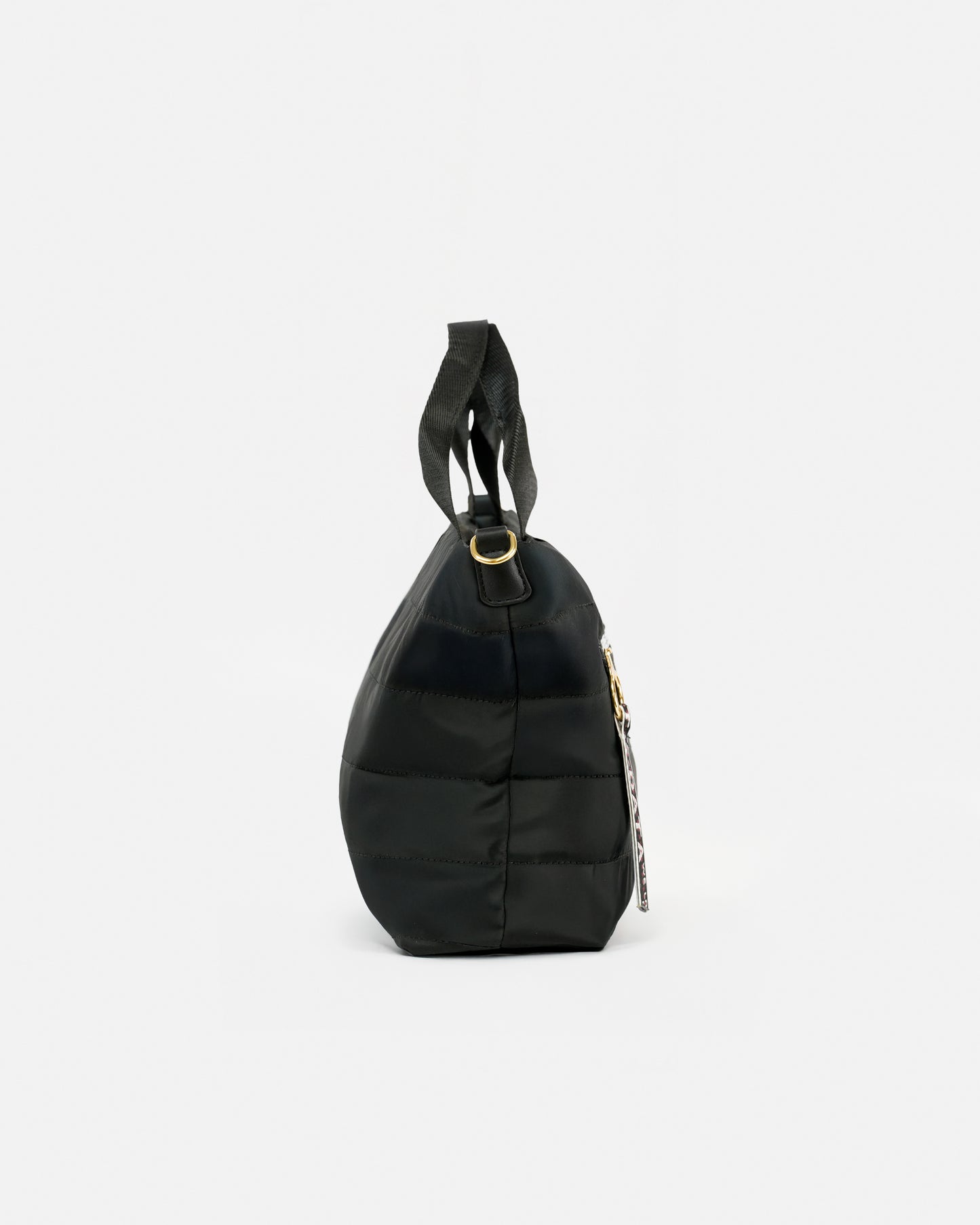 Bolso tote nylon acolchado con diseño urbano y funcional