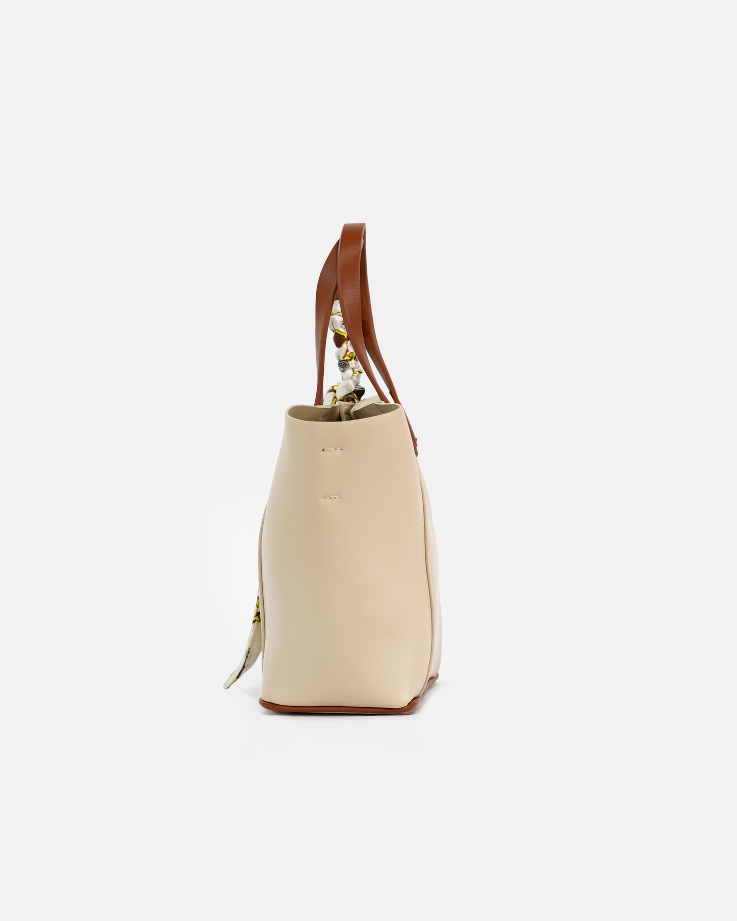 Bolso Tote con pañuelo decorativo y correa ajustable