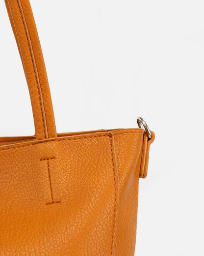 Shopper Bag with Included Toiletry Bag and Minimalist Design